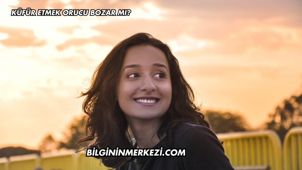 Küfür Etmek Orucu Bozar mı?